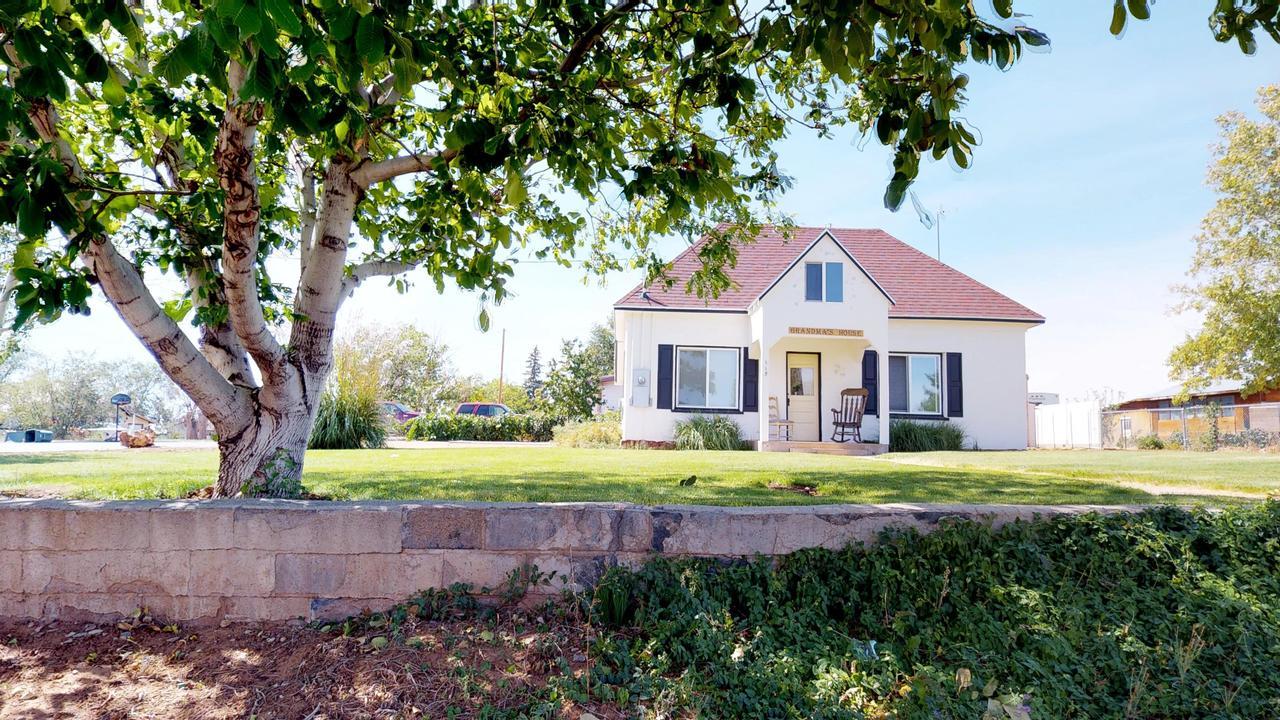 Hot Tub And Grandma'S Cottage, Charming And Nostalgic Blanding Luaran gambar